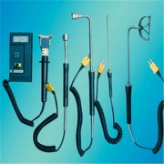 煤温度计是一种袖珍数字温度计，由干电池供电。
